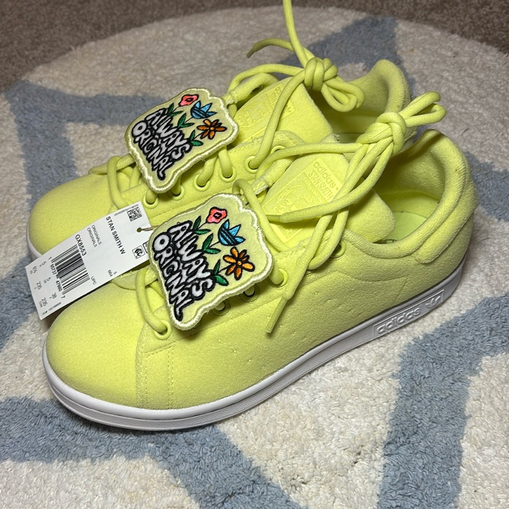 Adidas sneakers size6.5
